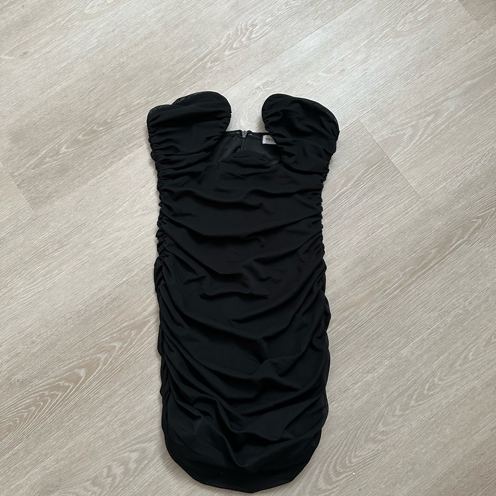Elegant Black Mini Dress - Picture 4 of 5